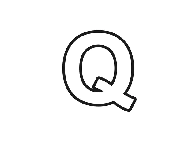 Letter Q black-and-white printable coloring page for Toddler, large round letter with a clear center and simple tail
